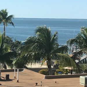 Meet your Posher, Kendra